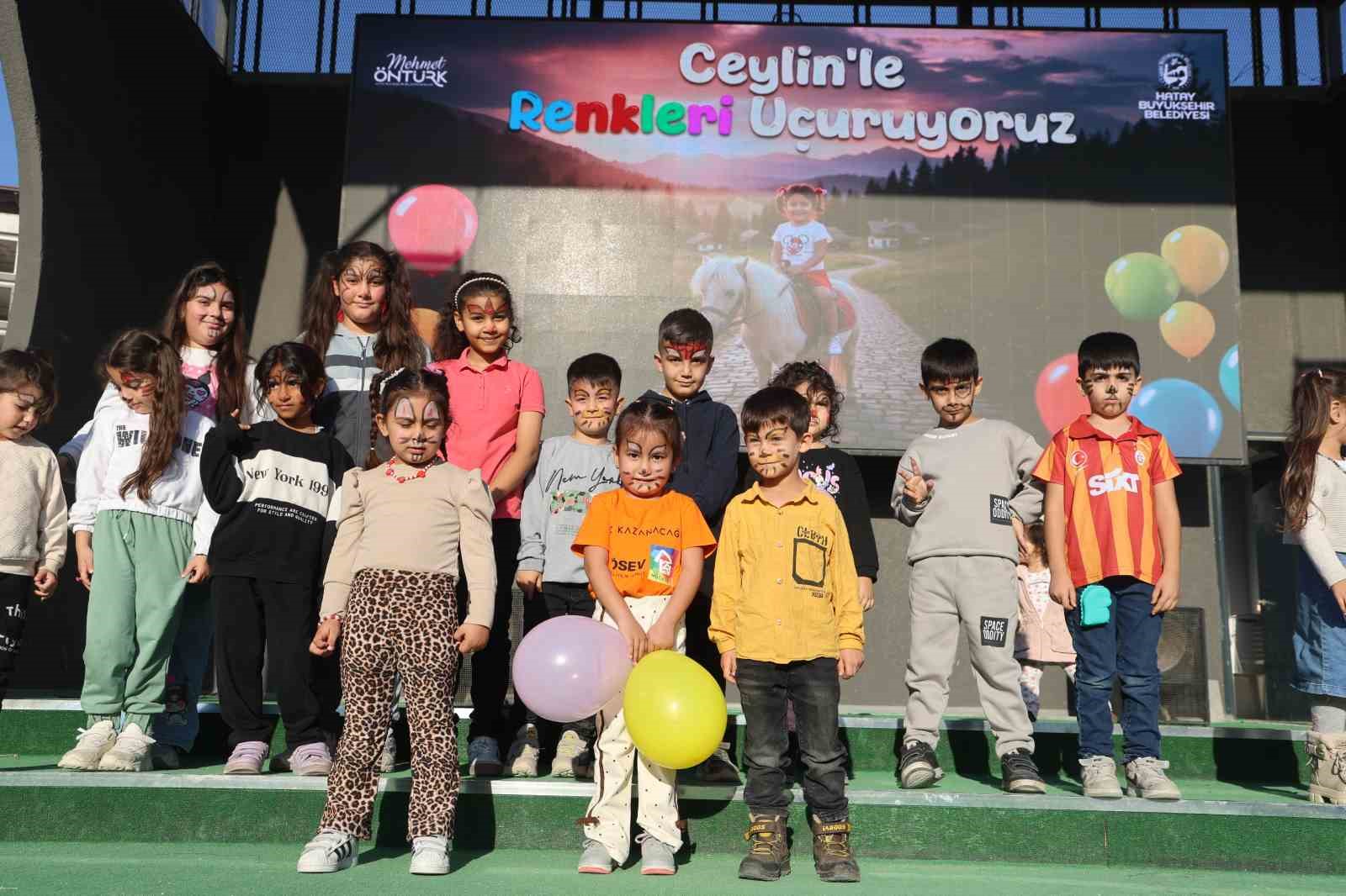 kansere karsi savasini kazanan ceylinin zaferi gokyuzune birakilan balonlarla kutlandi 6 NHWUzjX5