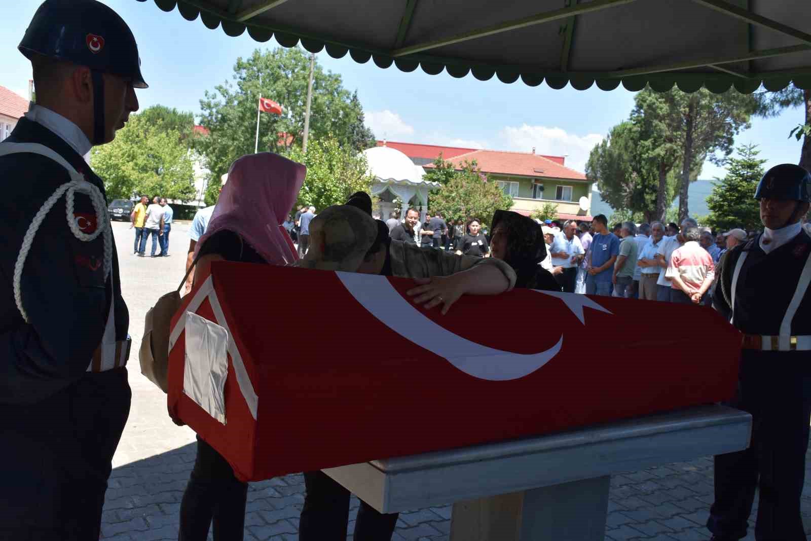 kansere yenik dusen uzman cavus askeri torenle son yolculuguna ugurlandi 1 vMvDH72X