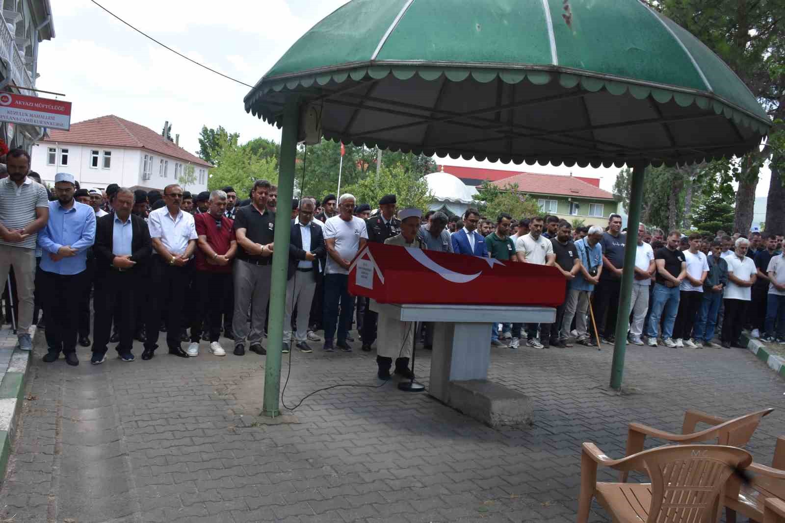kansere yenik dusen uzman cavus askeri torenle son yolculuguna ugurlandi 4 b8vLwpps