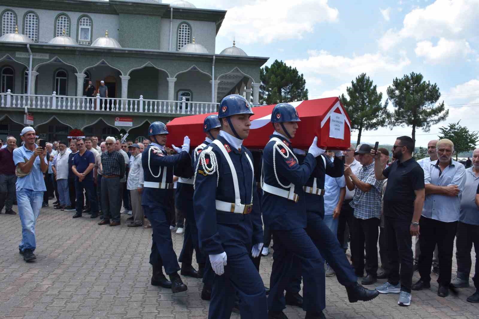 kansere yenik dusen uzman cavus askeri torenle son yolculuguna ugurlandi 5 fQKVsykQ