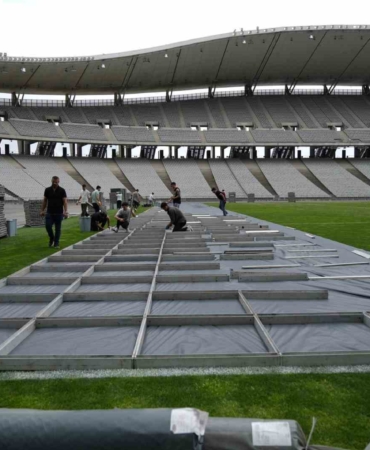 kanye-westin-istanbuldaki-100-bin-kisilik-konserine-travis-scott-surprizi-te2usiui.jpg