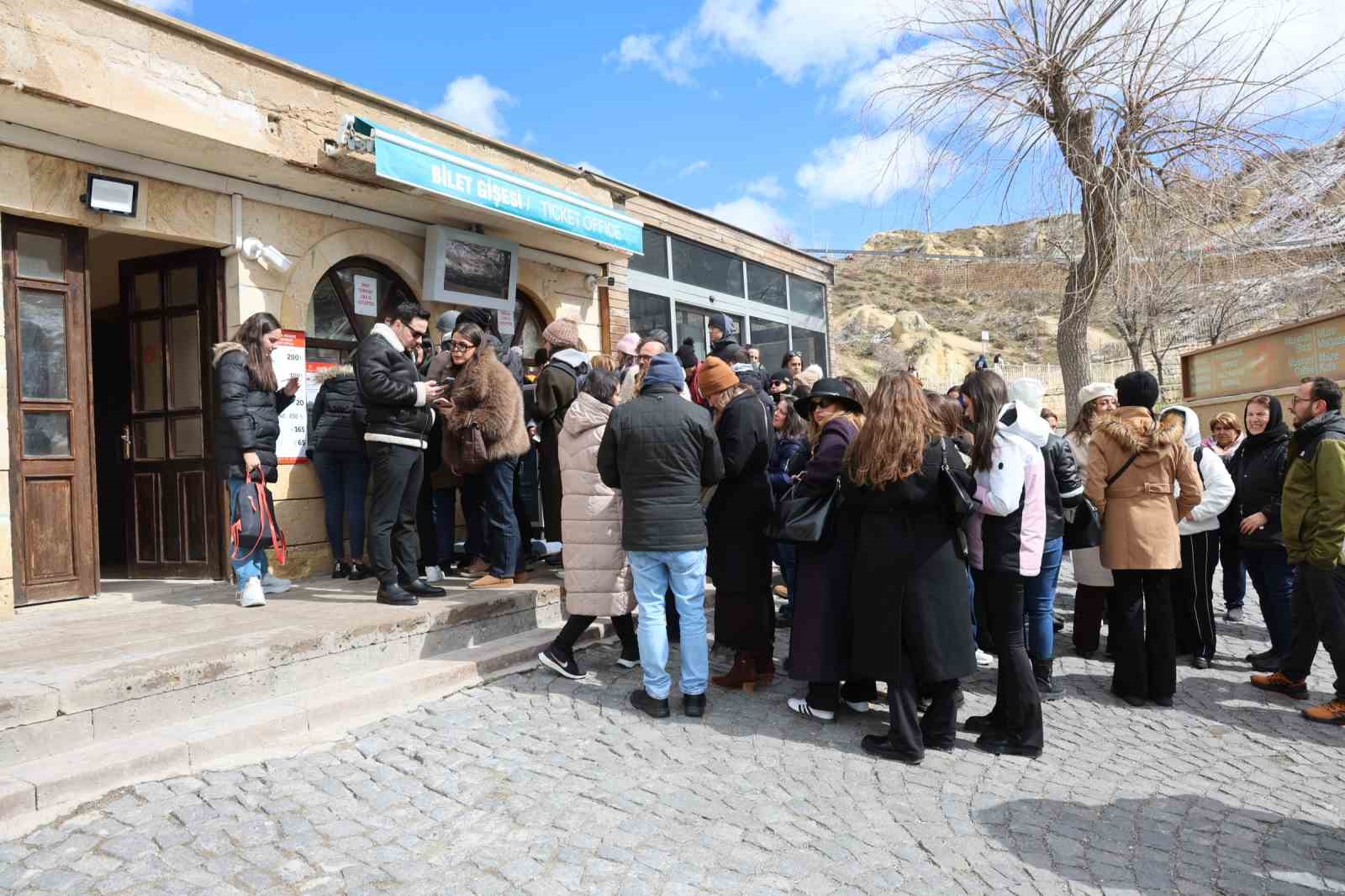 kapadokya 3 gunluk bayram tatilinde 57 bin 988 ziyaretciyi agirladi 2 vsrqi2Fv
