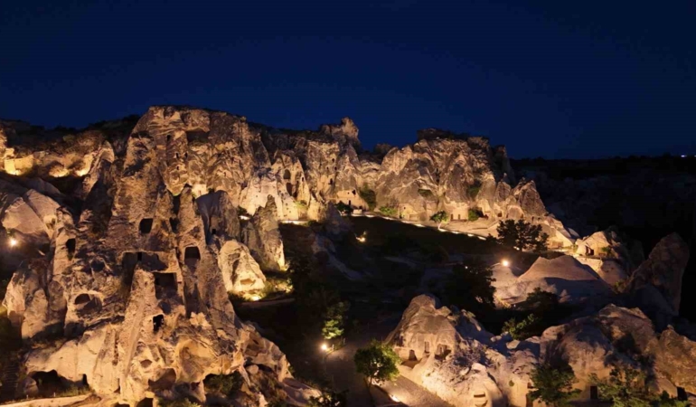 kapadokya-isil-isil-oldu-gDqU4Ijz.jpg