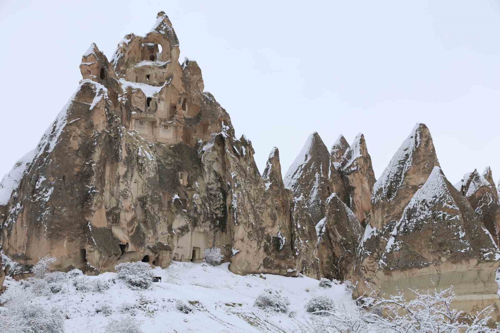 kapadokya kar altinda kartpostallik goruntuler olustu 4 5BWw4Cib