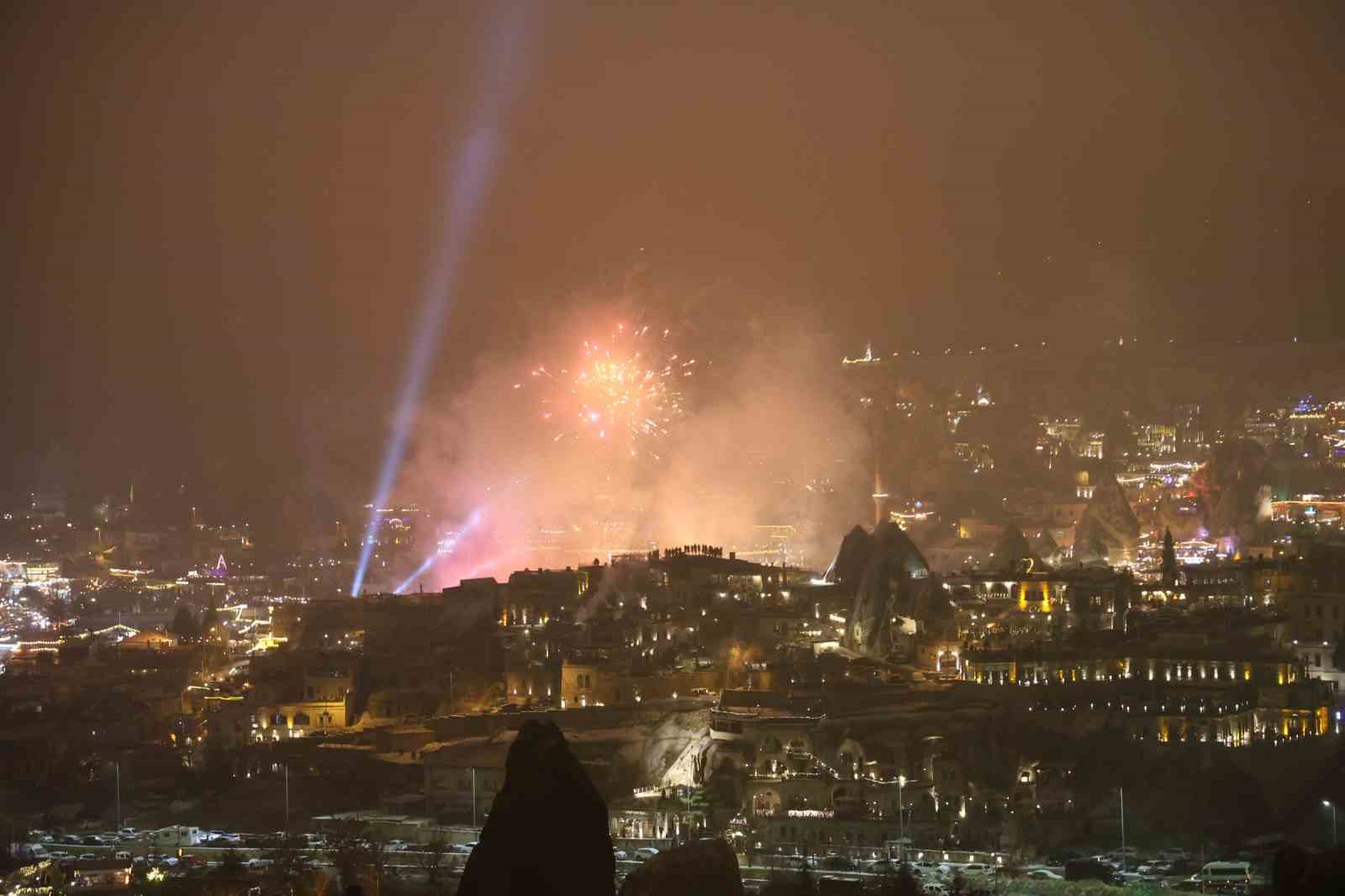 kapadokya yilbasinda doldu tasti 12