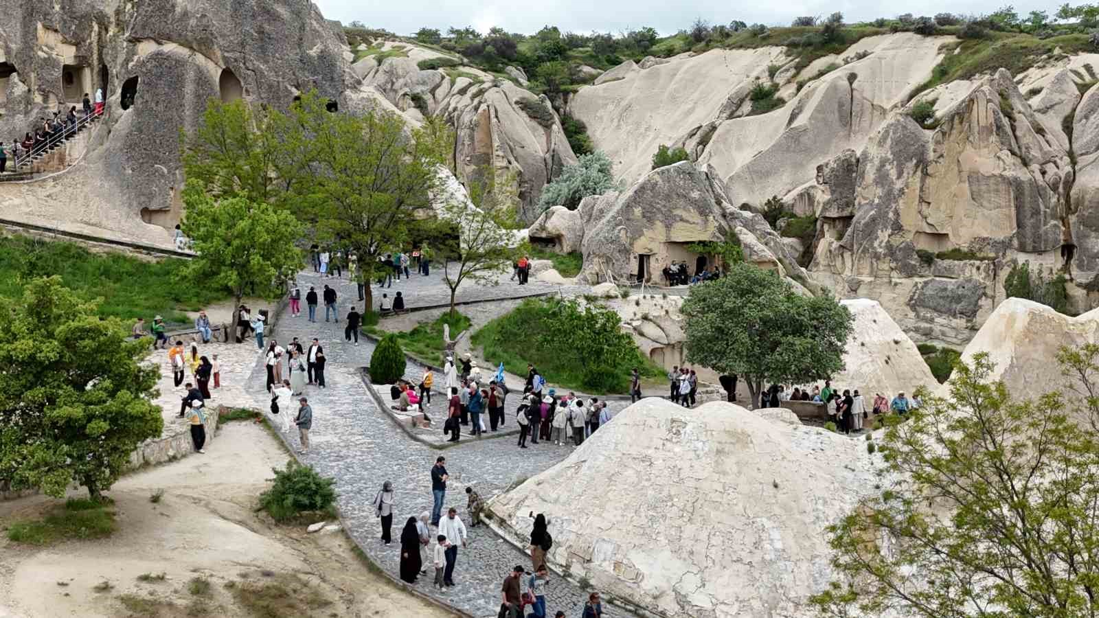 Kapadokya’da bayram yoğunluğu 7 kapadokyada bayram yogunlugu 3 M9UI9l1N