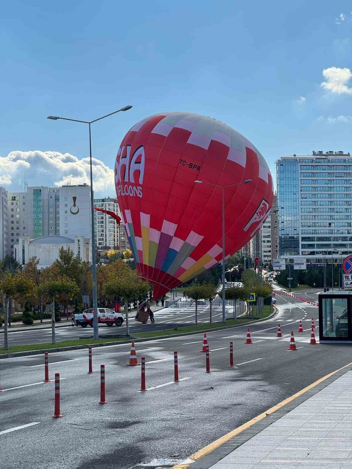 kapadokyada uretilen sicak hava balonlari cumhurbaskanligi kulliyesinde 2 HDHOShV5