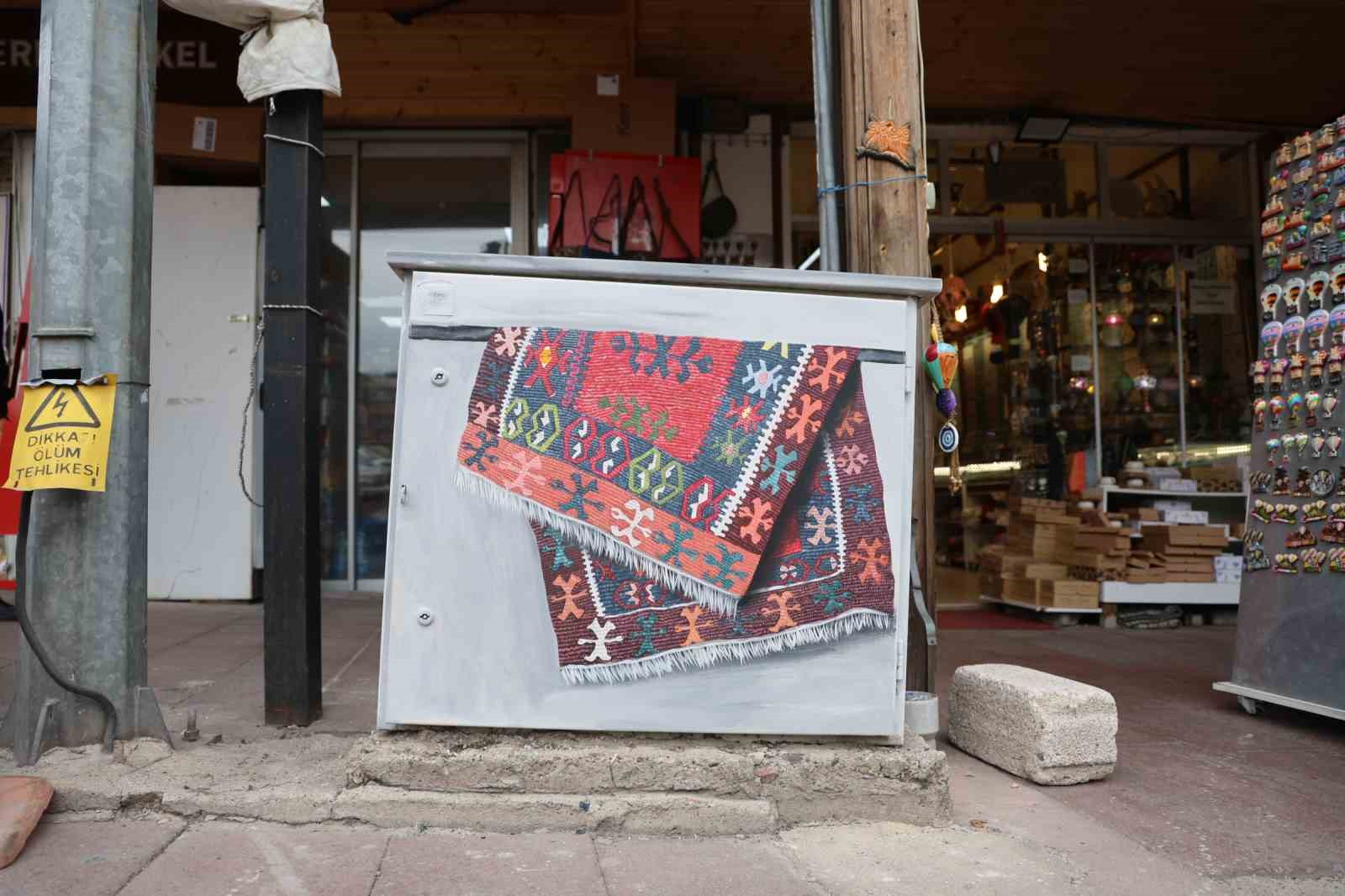 kapadokyanin elektrik panolari sanatla renklendi 3 XZVIqquh