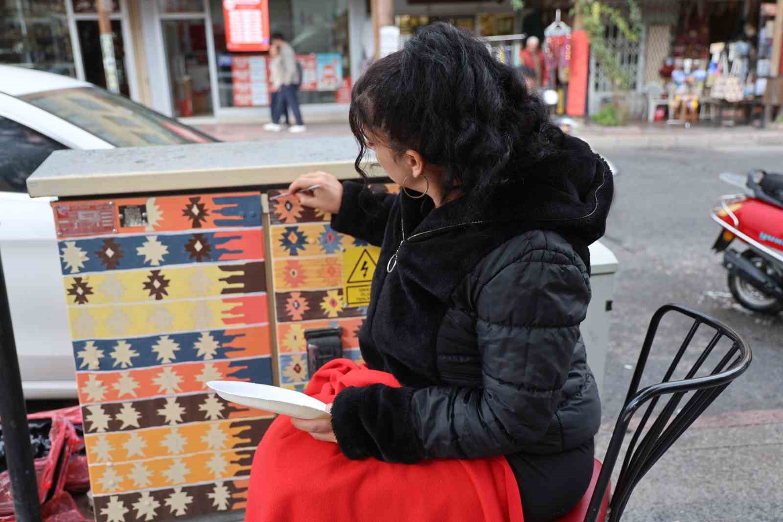kapadokyanin elektrik panolari sanatla renklendi 4 UT3fJ9Ft
