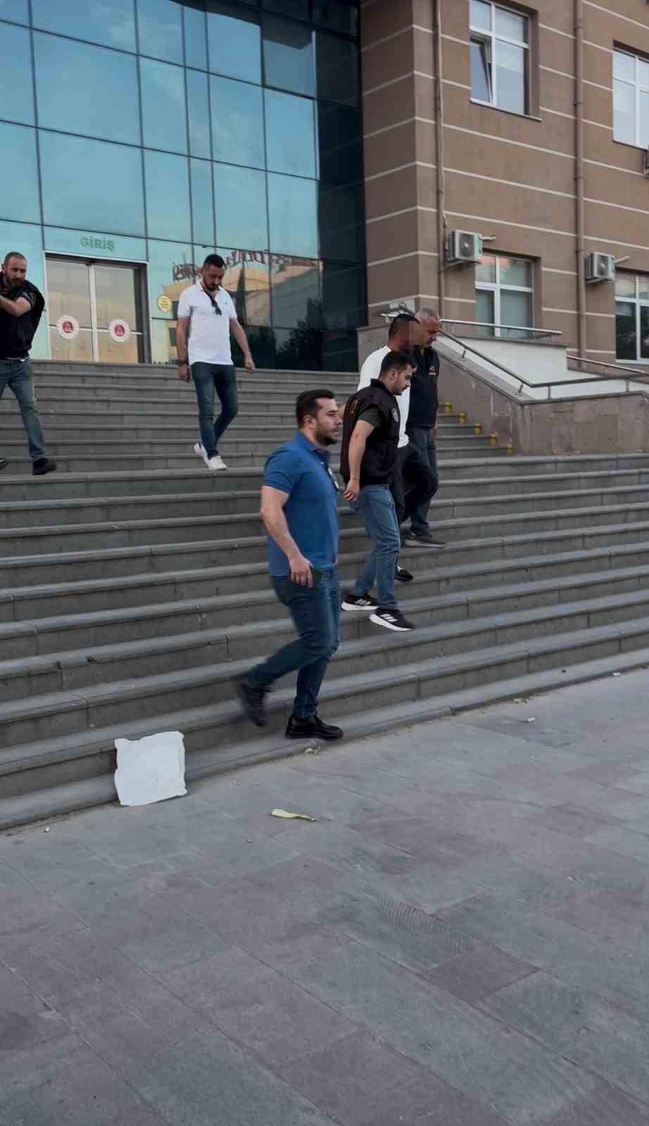 kapakli osbde 1 kisinin hayatini kaybettigi kavgayla ilgili 2 tutuklama 3 aJzTXjqr