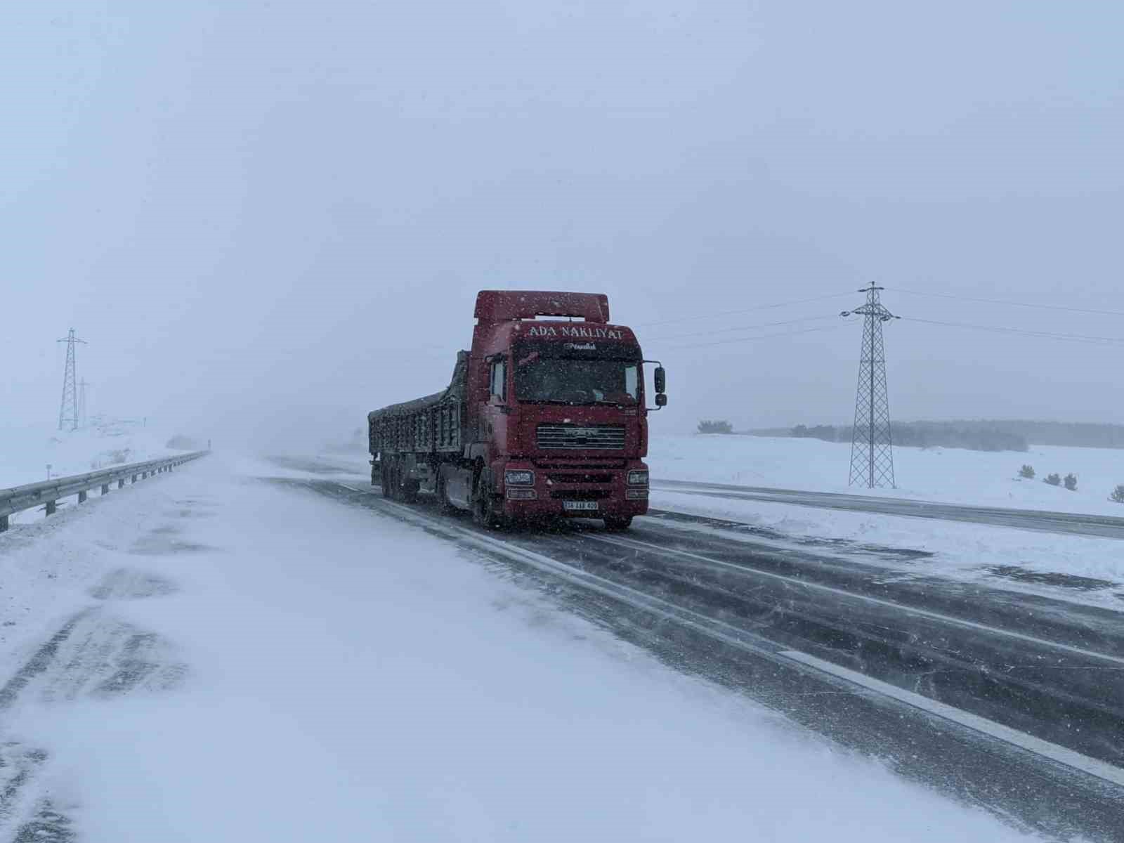 kapali olan ardahan ardanuc kara yolu ulasima acildi 1 BWQlPl6p