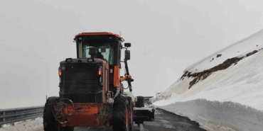 kapali-olan-ardahan-ardanuc-kara-yolu-ulasima-acildi-W8YlLZXU.jpg