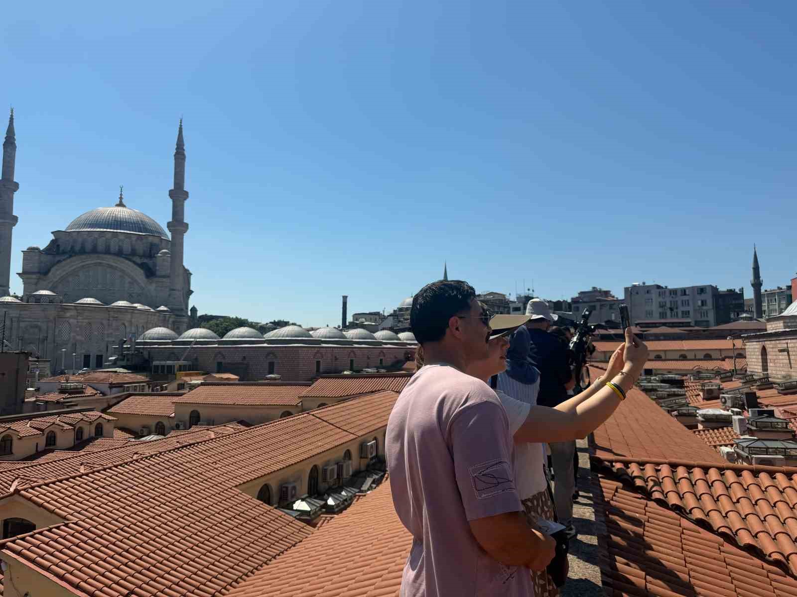 kapalicarsi turuna yogun ilgi catida adeta fotograf yarisi 3 QCQdFPDT