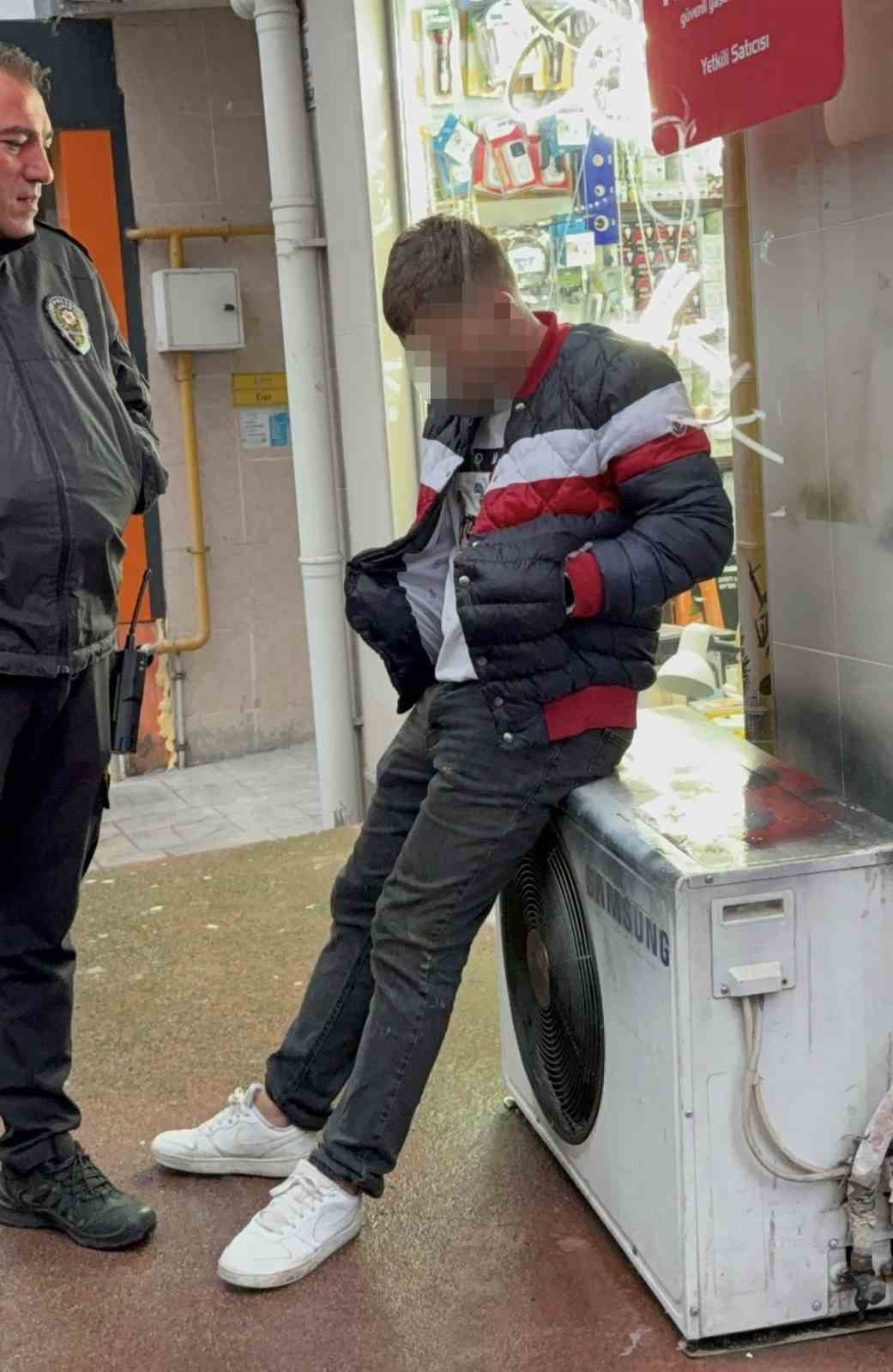 kapi camini kirip girdigi avizeci dukkaninda uyuya kalinca yakalandi 6 jmDSmY3d