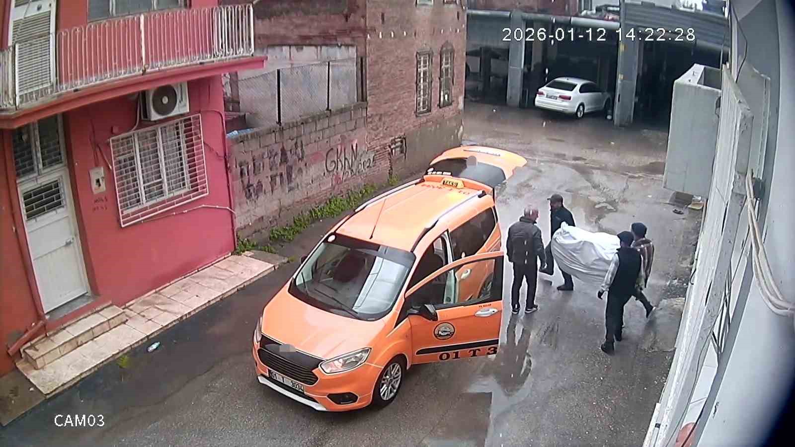 kapi ve damdaki delikten 1 milyonluk bisiklet calan 2 kardes tutuklandi 3 XUkbYmVu
