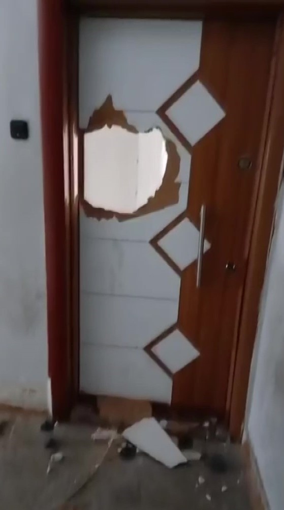 kapi ve damdaki delikten 1 milyonluk bisiklet calan 2 kardes tutuklandi 4 qXS59mHt