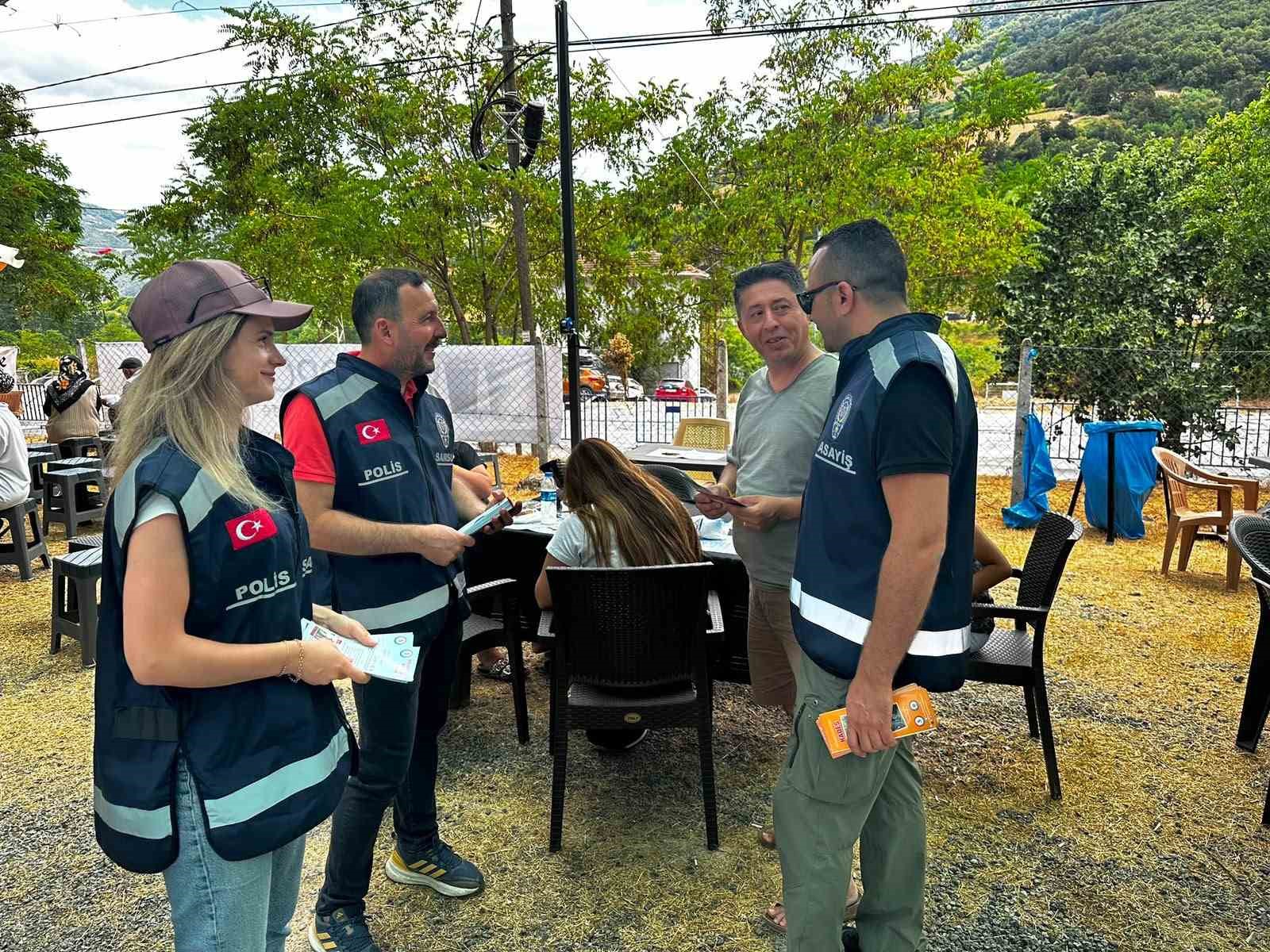 Kapıkaya Festivali’nde vatandaşlara güvenlik bilgilendirmesi 4 kapikaya festivalinde vatandaslara guvenlik bilgilendirmesi 0 XvF6SA7y