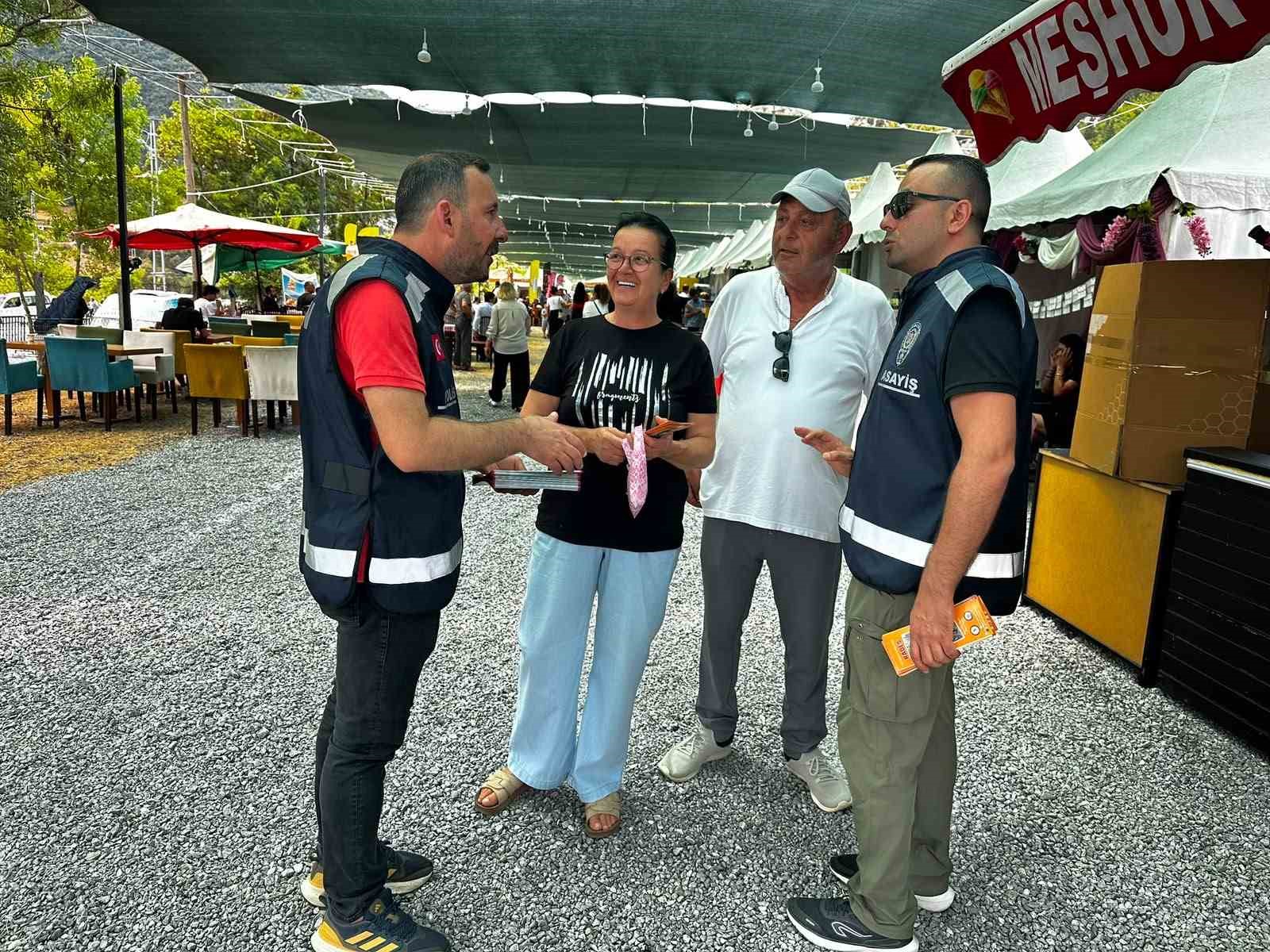 Kapıkaya Festivali’nde vatandaşlara güvenlik bilgilendirmesi 5 kapikaya festivalinde vatandaslara guvenlik bilgilendirmesi 1 zvGhZ2NZ