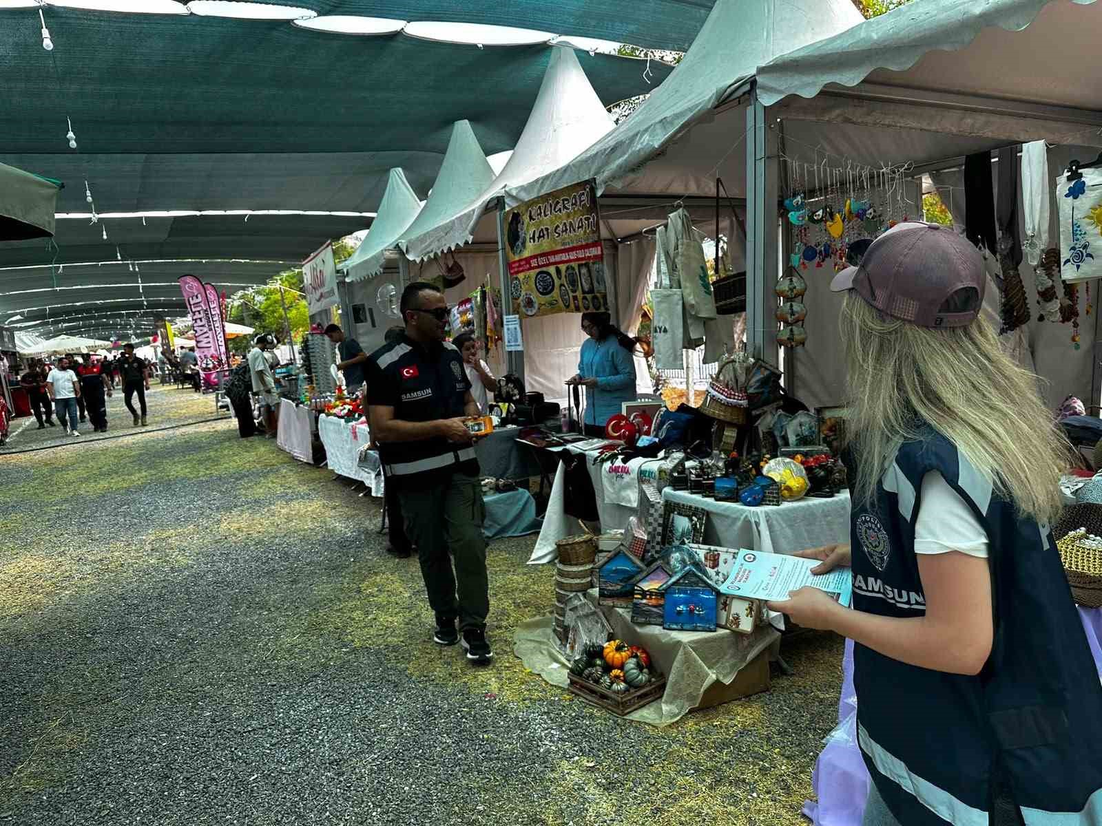 Kapıkaya Festivali’nde vatandaşlara güvenlik bilgilendirmesi 7 kapikaya festivalinde vatandaslara guvenlik bilgilendirmesi 3 KE2zuQSw