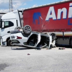 kapikule-yolunda-suv-arac-ile-tir-carpisti-2si-agir-3-yarali-e5mSTbYD.jpg