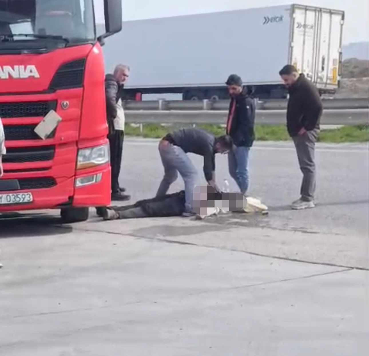 kapikulede fenalasan tir soforu hayatini kaybetti 1