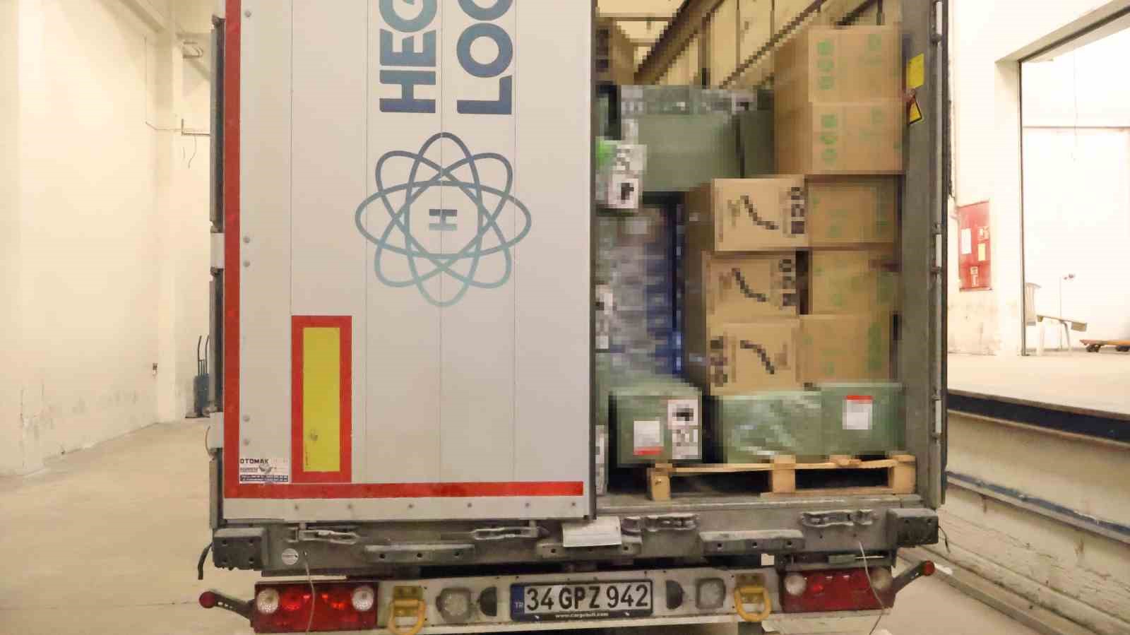 kapikulede milyonluk kacak esya operasyonu 10 bin 400 adet elektronik sigara yakalandi 0 yRROKIbh