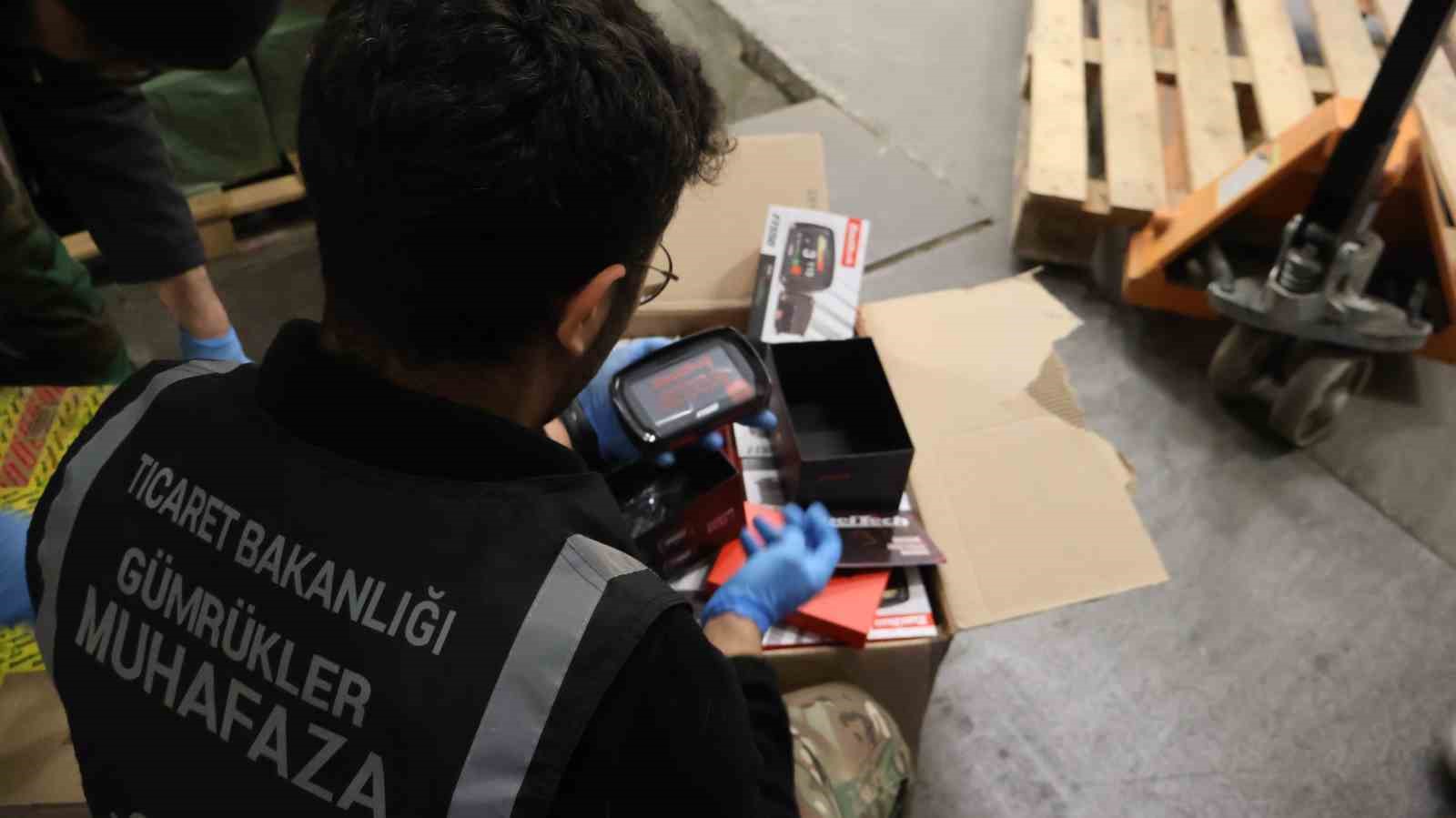 kapikulede milyonluk kacak esya operasyonu 10 bin 400 adet elektronik sigara yakalandi 2 sDNiPv2B