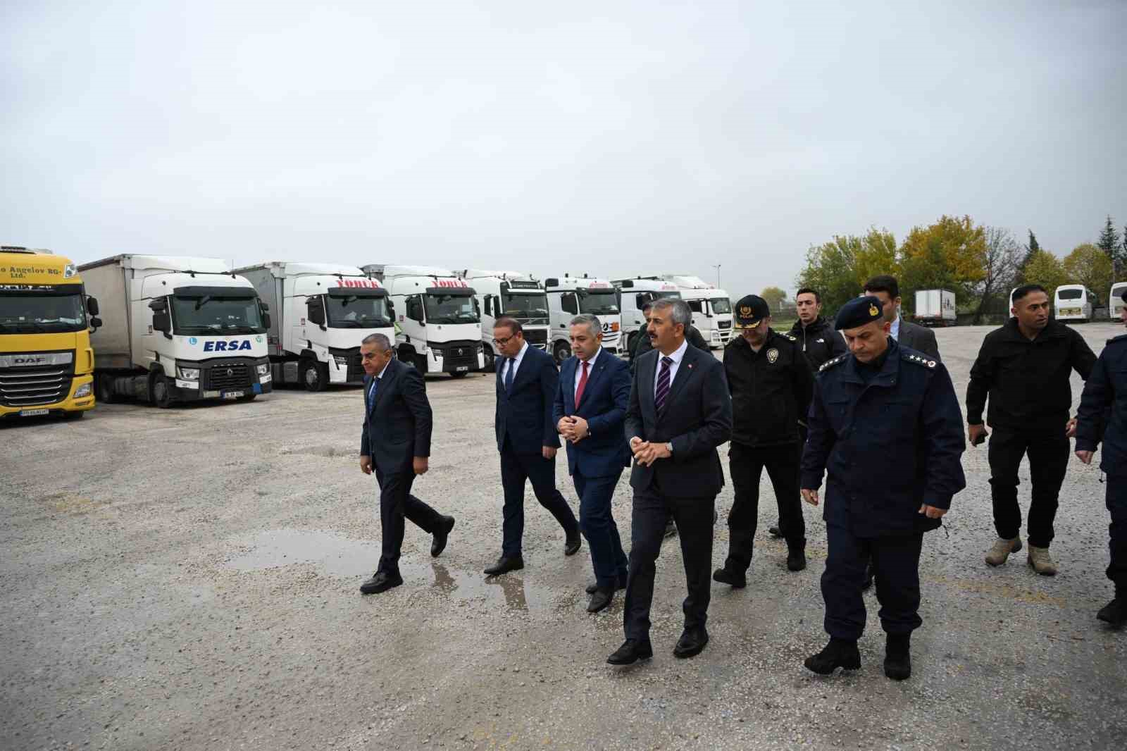 kapikulede rekor gecis 1 saatte 96 tir islem gordu 3