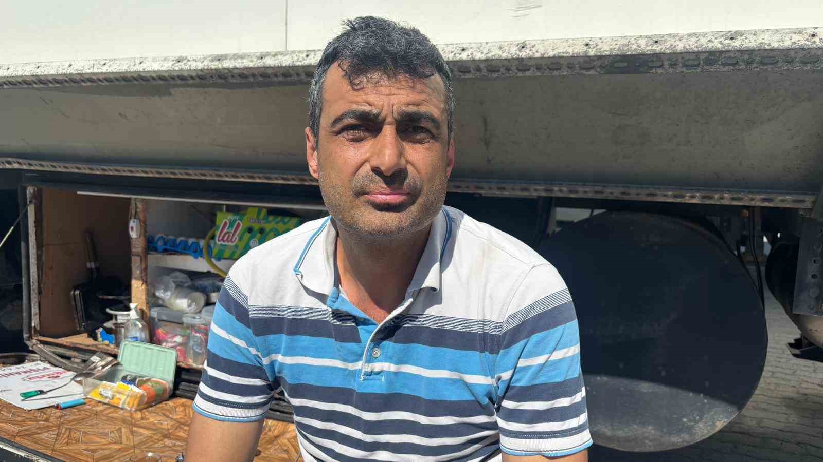 kapikulede tir soforleri gozyaslari icinde aileleriyle bayramlasti 2 jah2MKXG