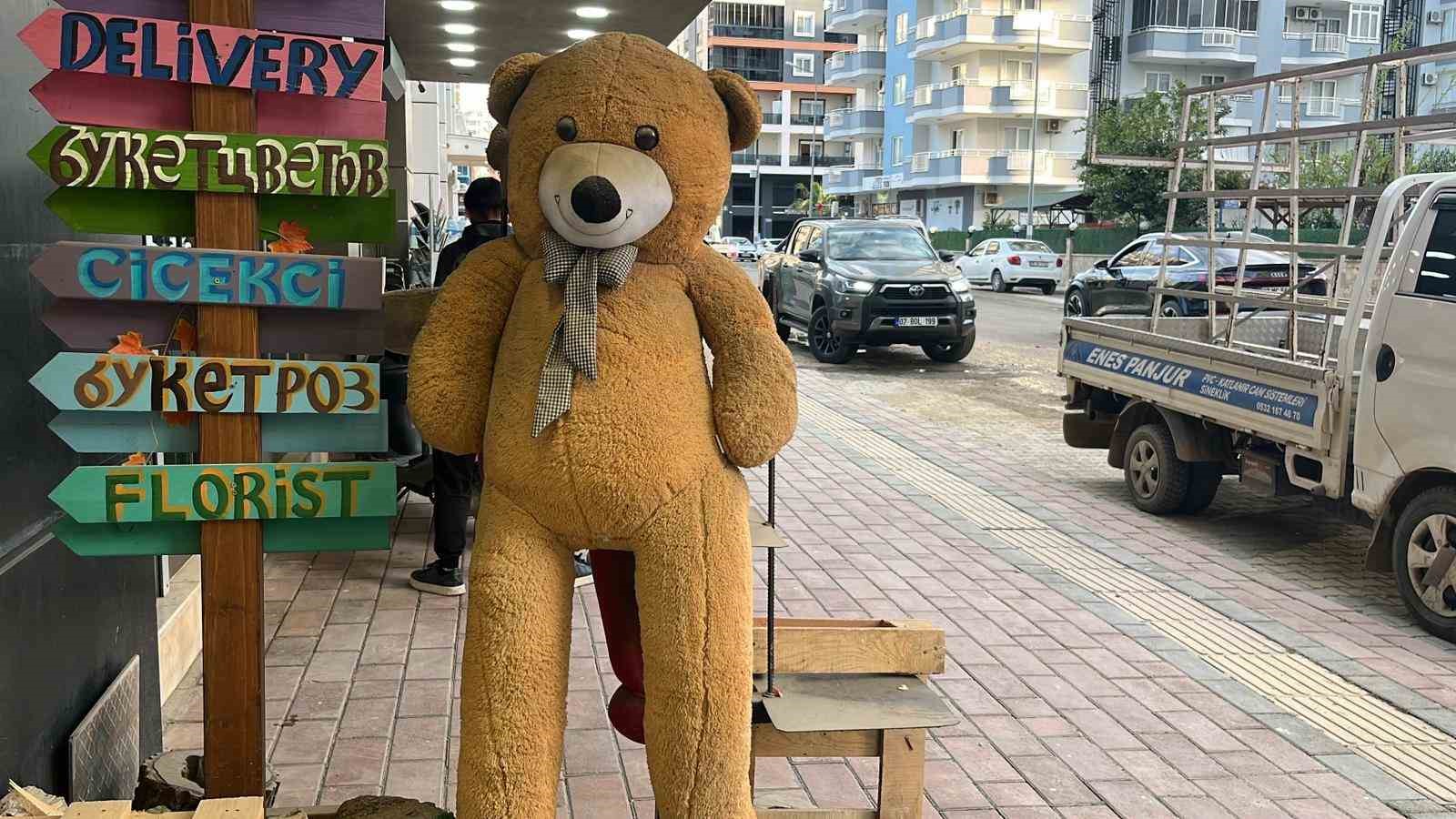 kapiya 100 tl birakip 5 bin tllik pelus ayiyi caldilar 1 FY4OBlBD