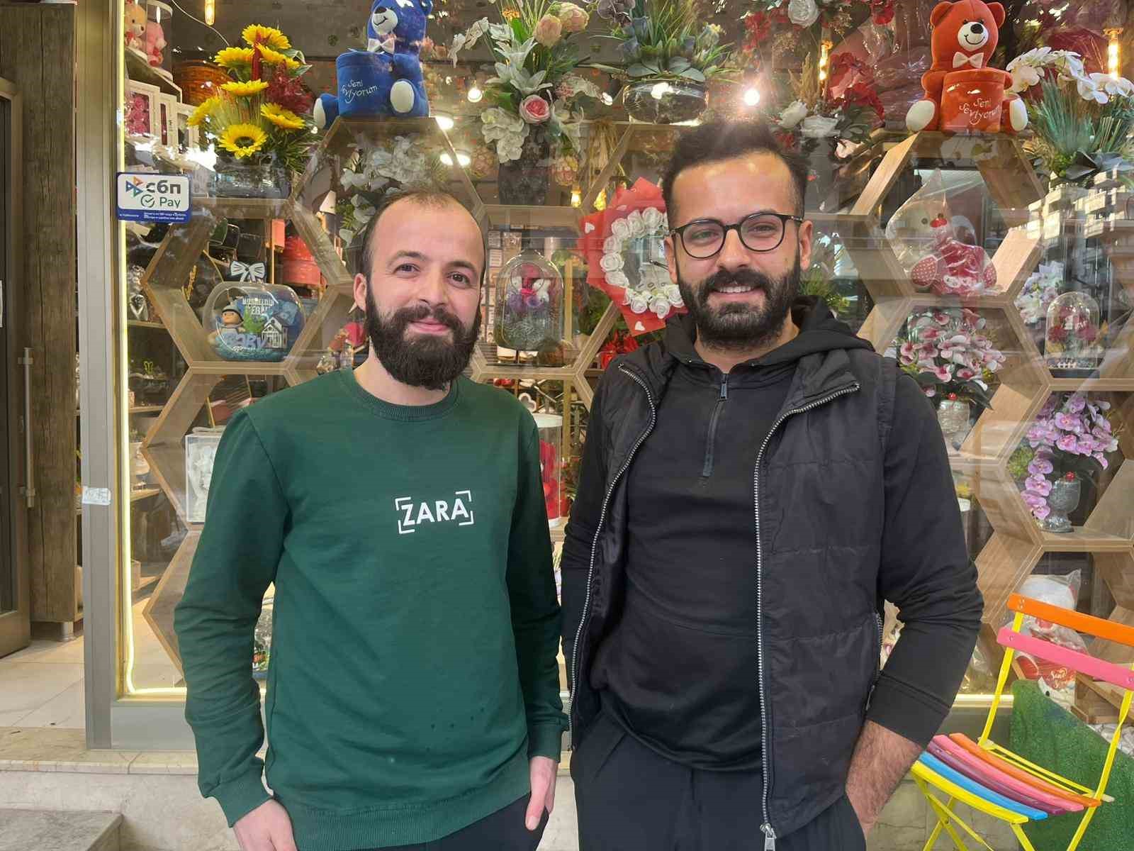 kapiya 100 tl birakip 5 bin tllik pelus ayiyi caldilar 5 zaf7Jdd6