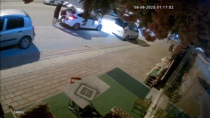 kapiya 100 tl birakip 5 bin tllik pelus ayiyi caldilar 8 71AEHCSi