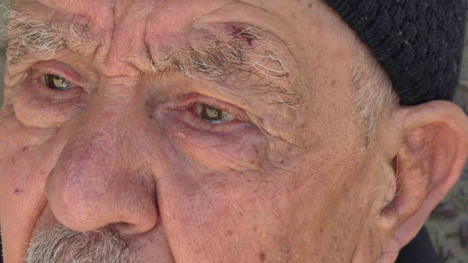 kapiyi kirip 86 yasindaki adami once merdivenden atti sonra darp etti 1 ez8kpcsz