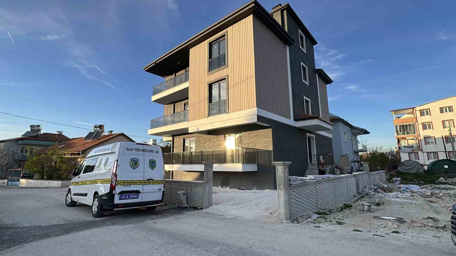 Kapıyı parçalayarak takılmamış lavabo bataryalarını çaldılar 7 kapiyi parcalayarak takilmamis lavabo bataryalarini caldilar 3 MQXZd8Ik