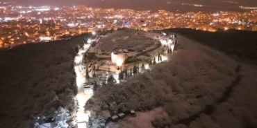 kar-altinda-kalan-aydos-kalesi-havadan-goruntulendi-REXGNgBH.jpg