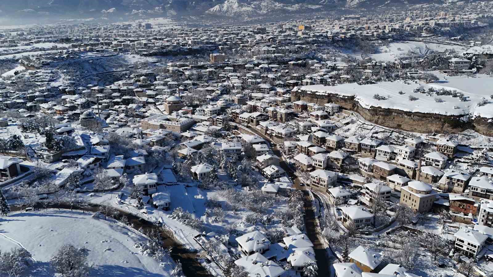 Kar altında masalsı görüntüler sunan UNESCO Kenti Safranbolu dron ile görüntülendi 5 kar altinda masalsi goruntuler sunan unesco kenti safranbolu dron ile goruntulendi 1 hIwckWnB