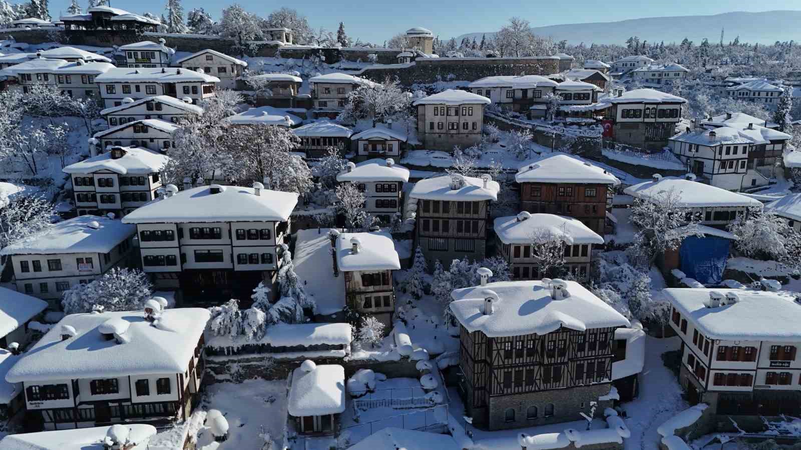 Kar altında masalsı görüntüler sunan UNESCO Kenti Safranbolu dron ile görüntülendi 11 kar altinda masalsi goruntuler sunan unesco kenti safranbolu dron ile goruntulendi 7 YuXXBKTa