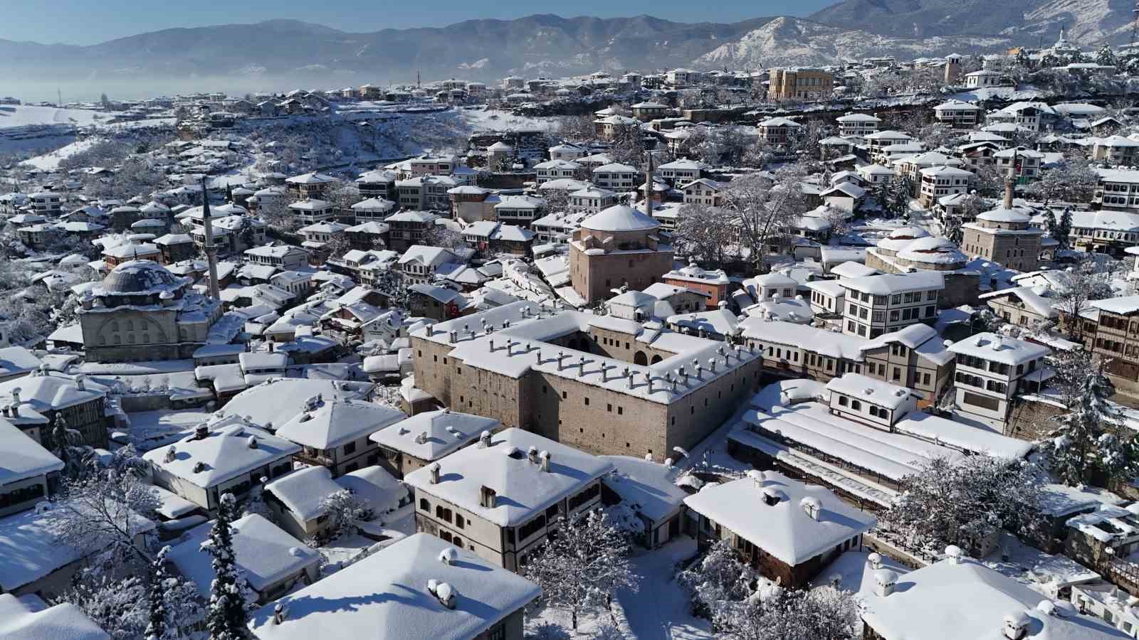 Kar altında masalsı görüntüler sunan UNESCO Kenti Safranbolu dron ile görüntülendi 12 kar altinda masalsi goruntuler sunan unesco kenti safranbolu dron ile goruntulendi 8