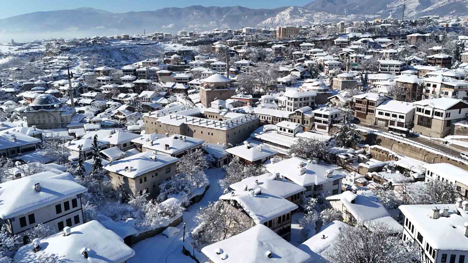 Kar altında masalsı görüntüler sunan UNESCO Kenti Safranbolu dron ile görüntülendi 13 kar altinda masalsi goruntuler sunan unesco kenti safranbolu dron ile goruntulendi 9 emGOfDgQ