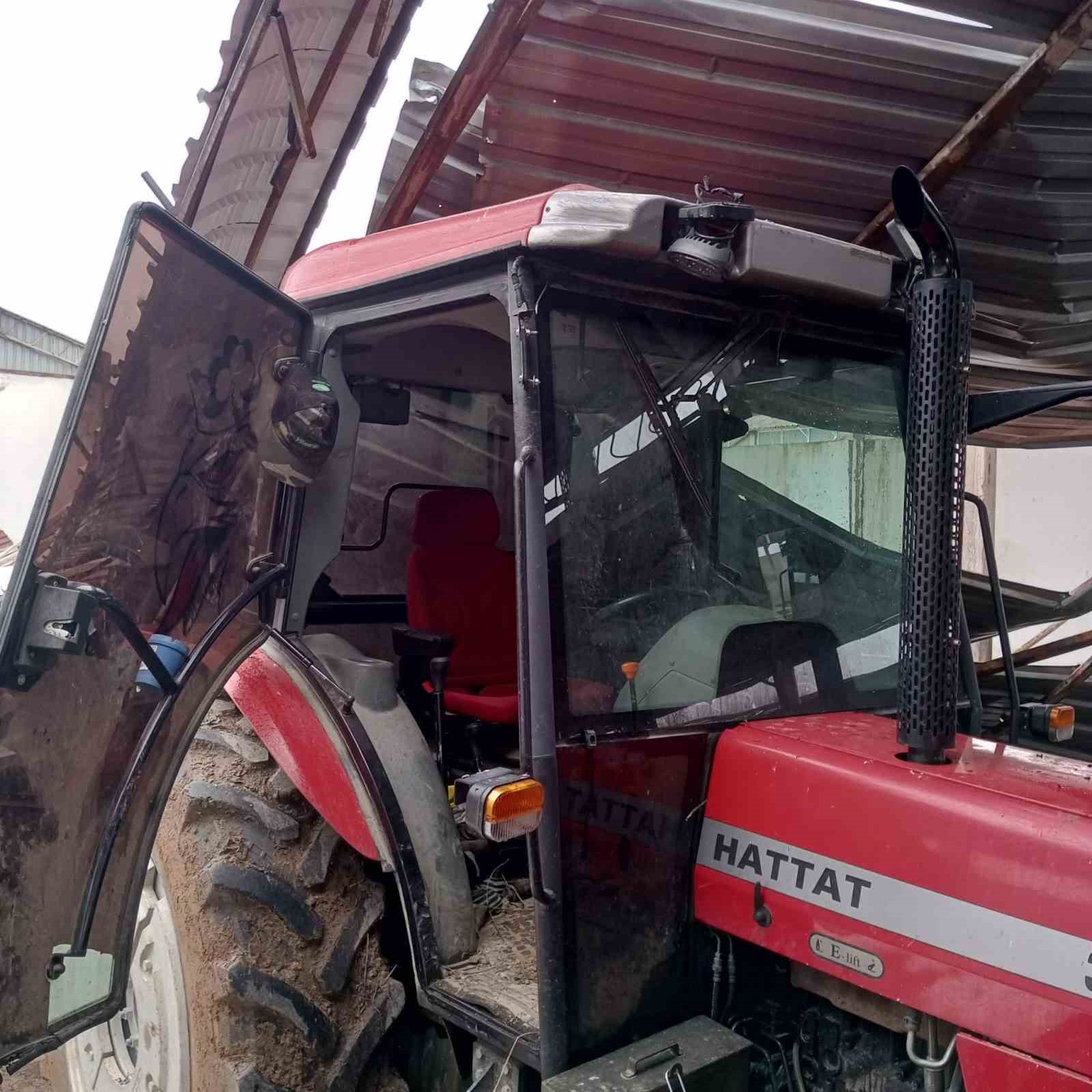 kar birikintisi mandira catisini cokertti 4 ton bugday zarar gordu 1 hkWv5Eve