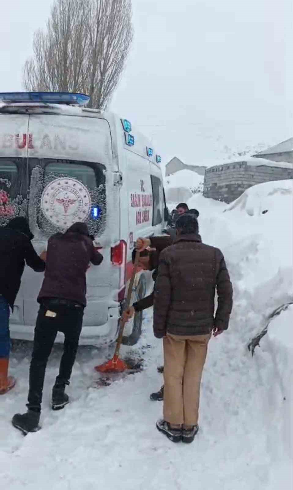 kar engel tanimadi cihaza bagli 7 yasindaki sinan hastaneye ulastirildi 2 YbAnbgZN