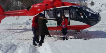 kar-engeli-ambulans-helikopterle-asildi-rkhau35z.jpg