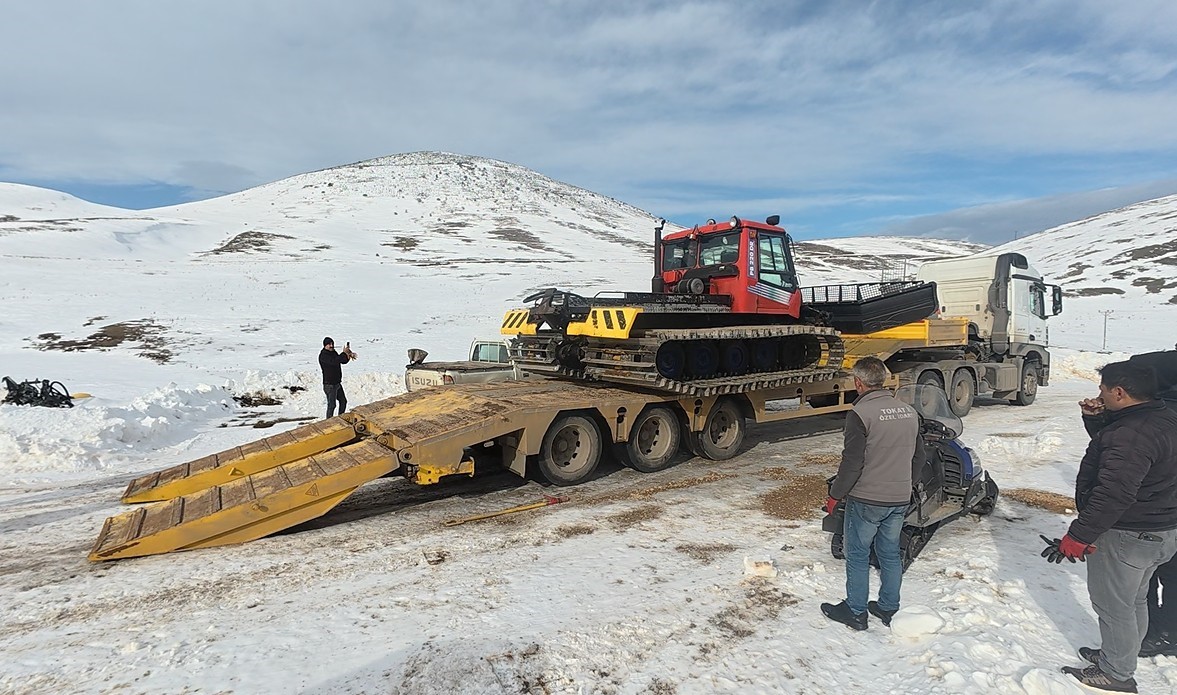 Kar kalınlığı 1 metreye ulaştı, kayak tesisi sezon açılışına hazırlanıyor 4 kar kalinligi 1 metreye ulasti kayak tesisi sezon acilisina hazirlaniyor 0