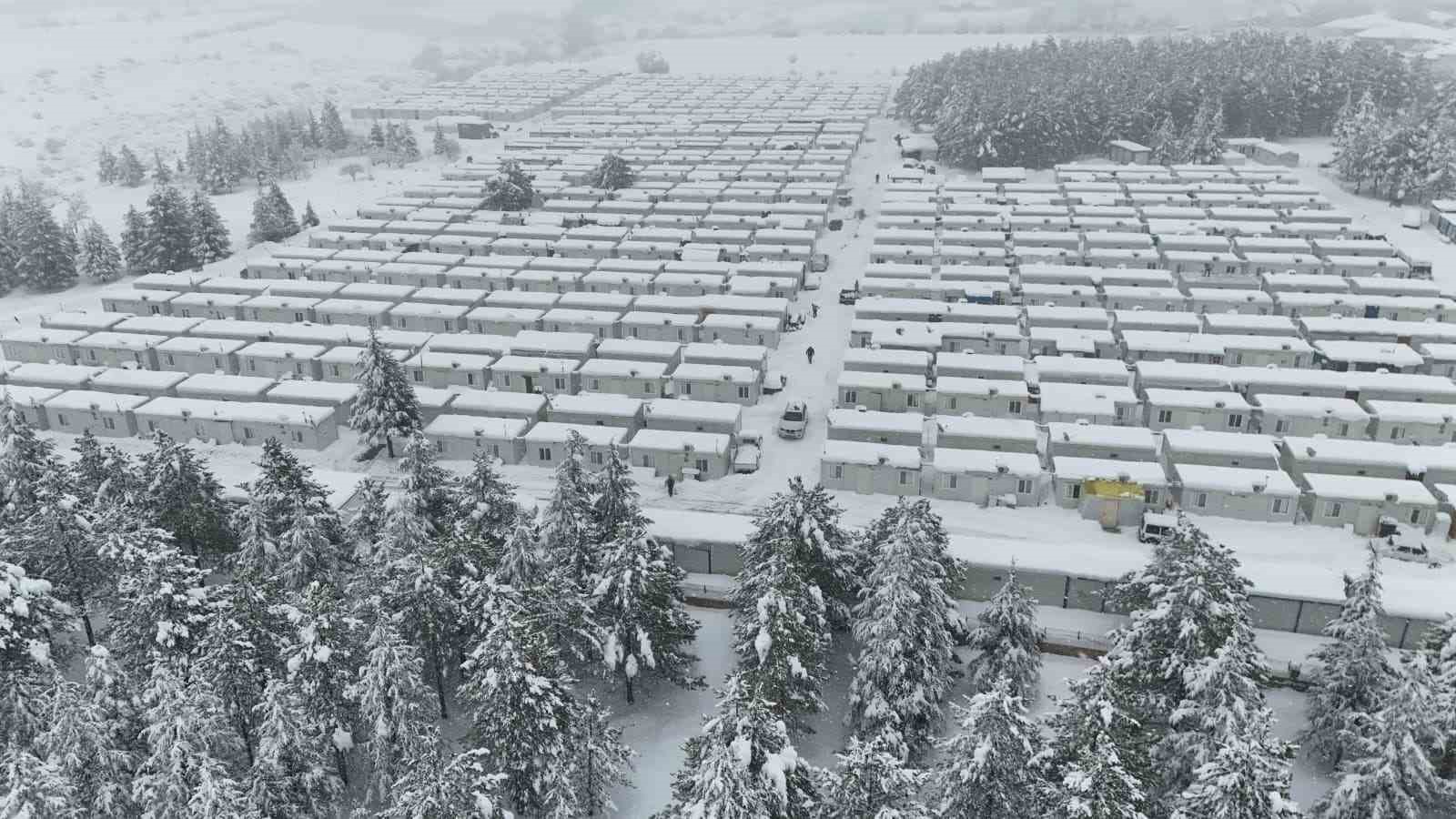 kar kalinliginin 1 metreyi buldugu dogansehir havadan goruntulendi 0 KZABjQZW
