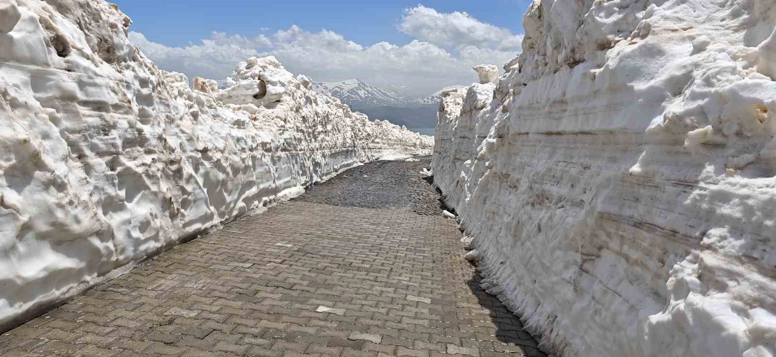 kar kalinliginin 7 metreyi buldugu nemrut yolunda calisma baslatildi 6 Mibiiykz