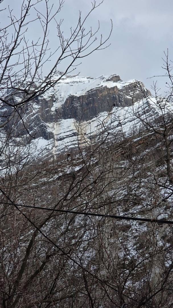 Kar kütlesi şelale gibi aktı 5 kar kutlesi selale gibi akti 1 shWPaNZV