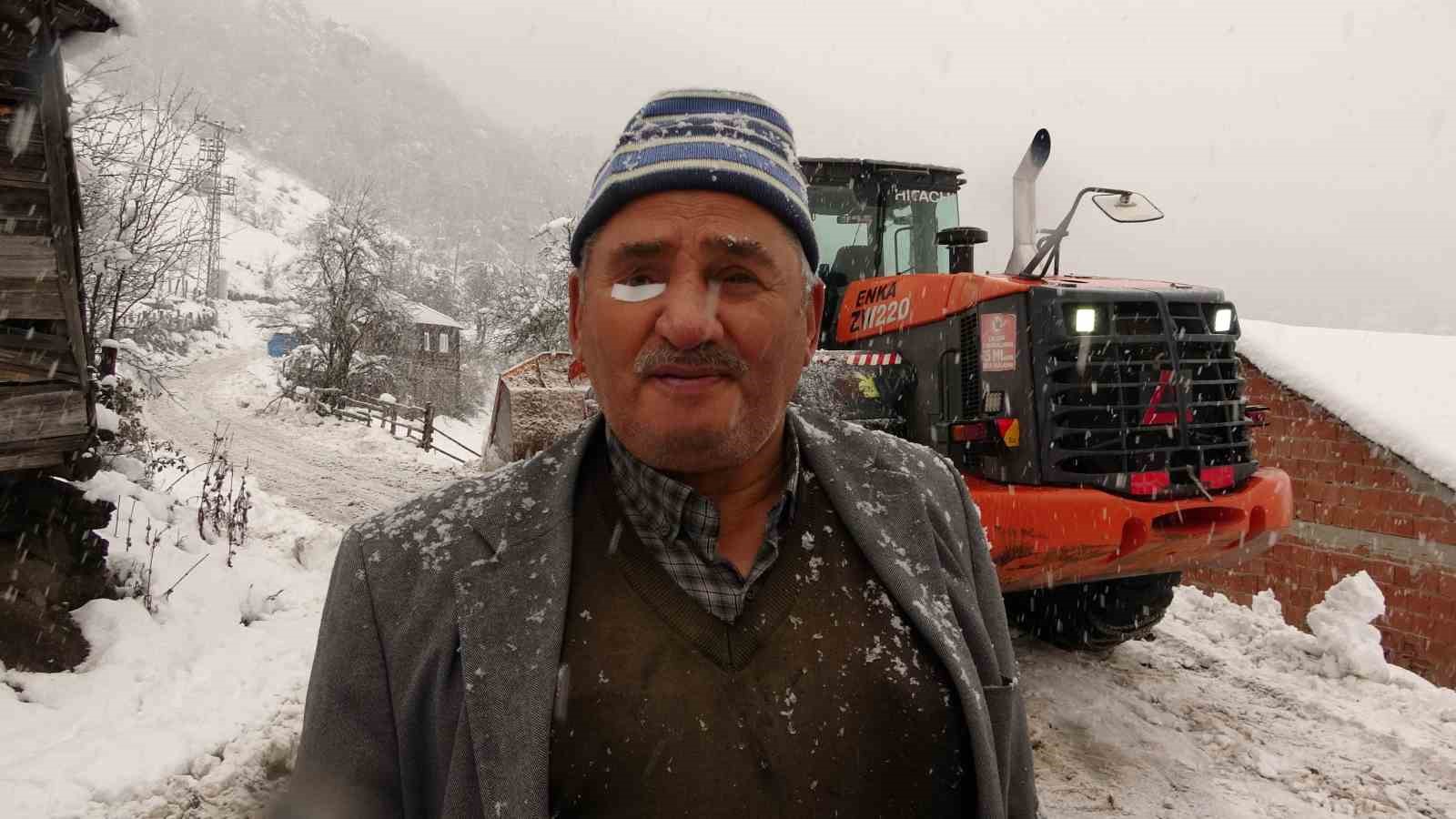 kar sebebiyle yolu kapanan koydeki hasta ekipleri seferber etti 2 NO8BOkV4