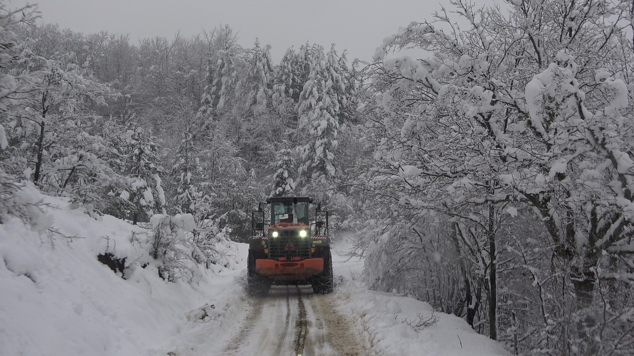 kar sebebiyle yolu kapanan koydeki hasta ekipleri seferber etti 4 dZHKsPf7