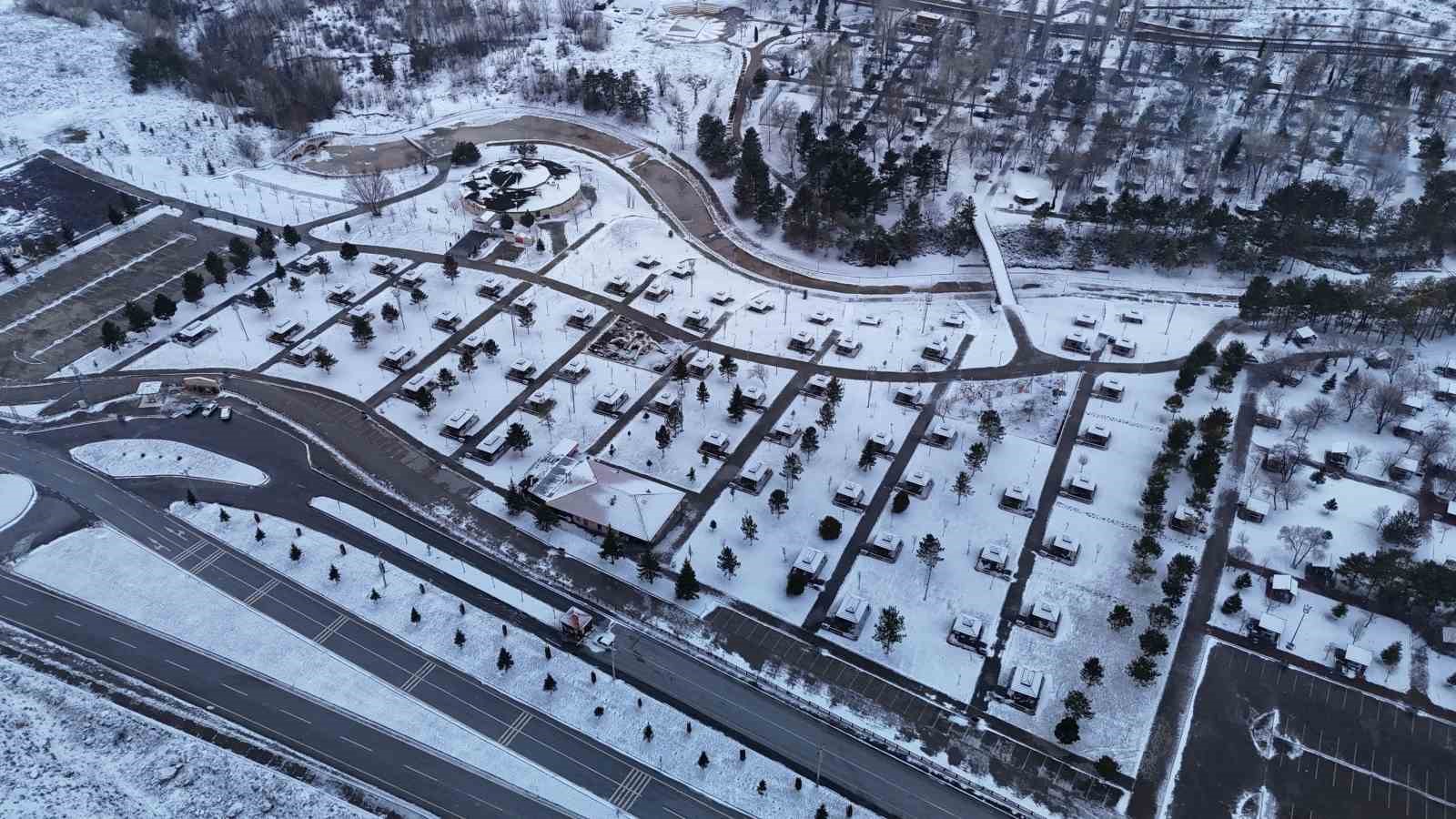 kar sivasi terk edemedi sehir yeniden beyaza burundu 1 9GTPXNRd