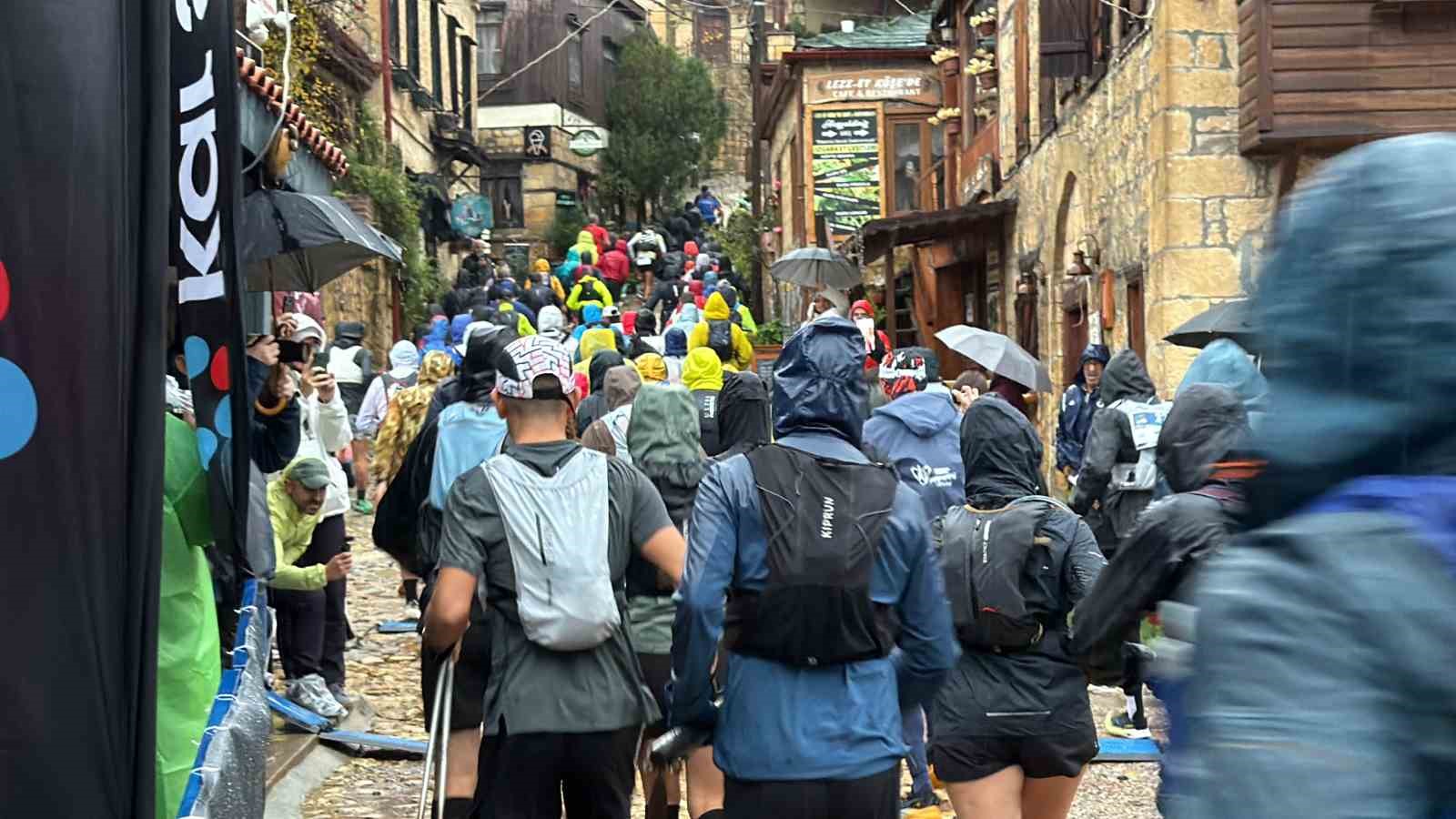 kar spor ida ultra saganak yagisa ragmen sorunsuz sekilde suruyor 1 wYbyOdb2